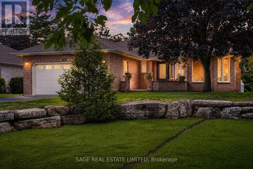 34 PATRICIA PLACE  Kawartha Lakes, ON K0M 1A0
