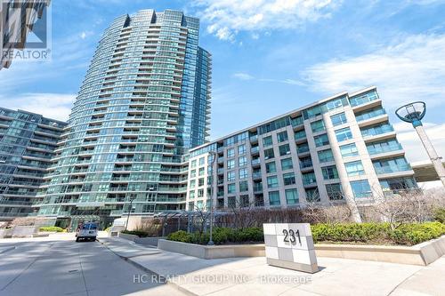 121 - 231 FORT YORK BOULEVARD  Toronto, ON M5V 1B2