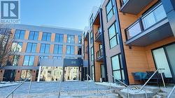 404 - 210 SABINA DRIVE Oakville, ON L6H 0W6