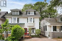 138 LEE AVENUE Toronto, ON M4E 2P3