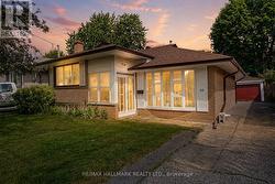 60 VRADENBERG DRIVE Toronto, ON M1T 1M6