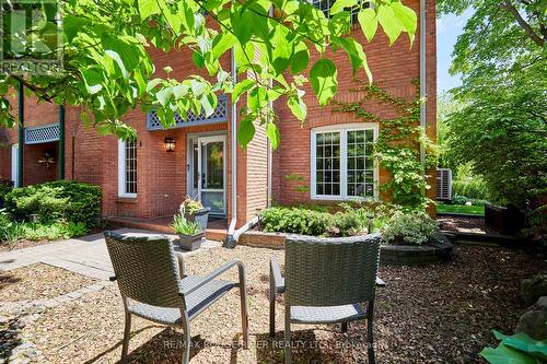 4 - 110 MARY STREET W  Whitby, ON L1N 8M5