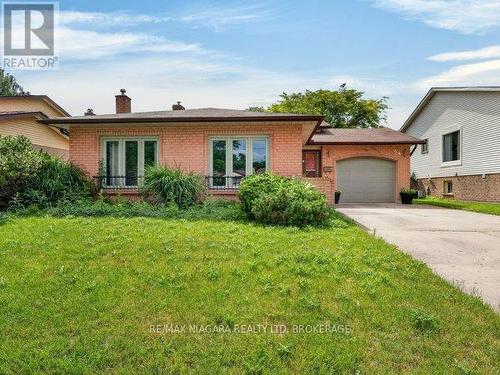 34 CRESTCOMBE ROAD  St. Catharines (Ridley), ON L2S 2J4