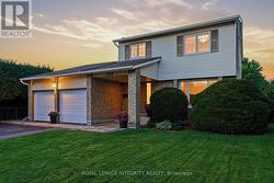 192 PARK GROVE DRIVE Ottawa, ON K1E 2T1