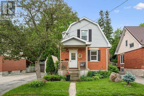 136 ALMA STREET N  Guelph (Junction/Onward Willow), ON N1H 5X4