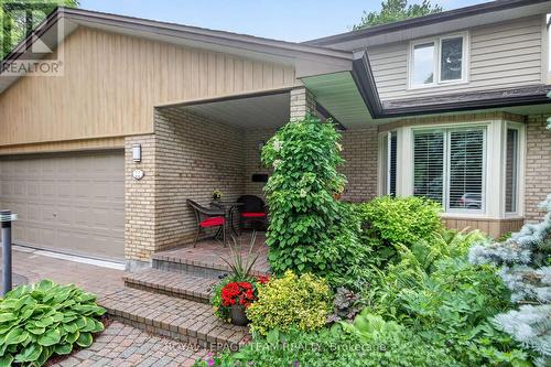 22 Lynhurst Avenue, Ottawa, ON 