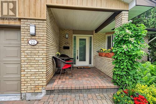 22 Lynhurst Avenue, Ottawa, ON 