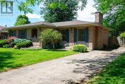 34 WOODINGTON PLACE  Welland (N. Welland), ON L3C 2J2