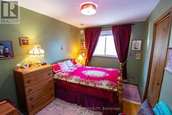 Another large bedroom - 
