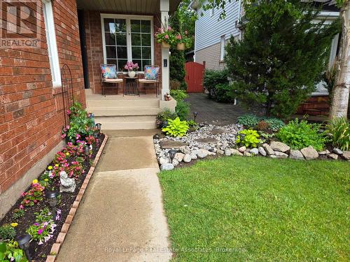 34 STANDISH STREET  Halton Hills, ON L7G 5V7