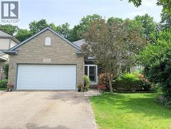 765 CHESAPEAKE Drive Waterloo, ON N2K 4G3