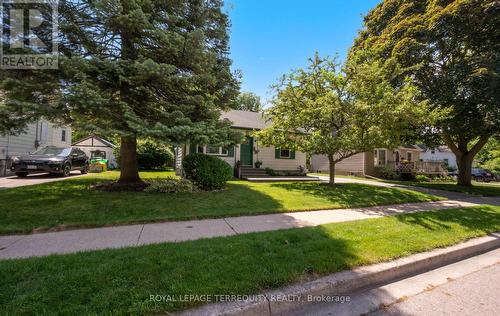 33 ROGERS ROAD  Brampton, ON L6X 1L7