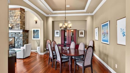 726 Marin Crescent, Kelowna, BC - Indoor Photo Showing Dining Room