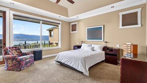 726 Marin Crescent, Kelowna, BC - Indoor Photo Showing Bedroom