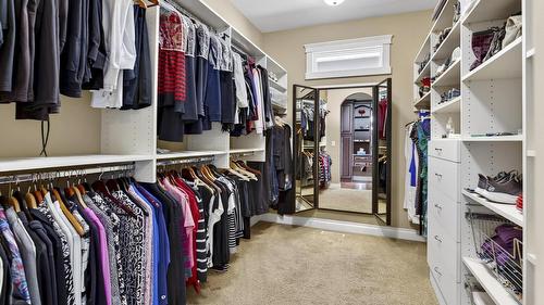 726 Marin Crescent, Kelowna, BC - Indoor With Storage
