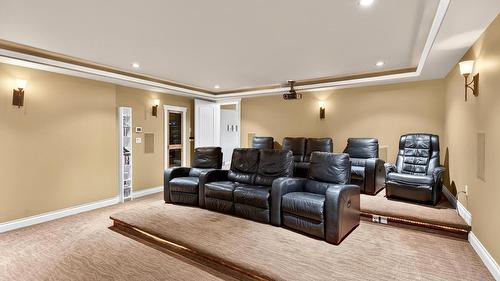 726 Marin Crescent, Kelowna, BC - Indoor Photo Showing Other Room