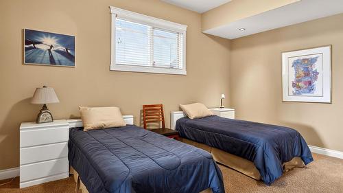 726 Marin Crescent, Kelowna, BC - Indoor Photo Showing Bedroom
