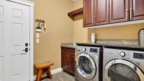 726 Marin Crescent, Kelowna, BC - Indoor Photo Showing Laundry Room