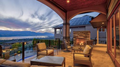 726 Marin Crescent, Kelowna, BC - Outdoor With Exterior