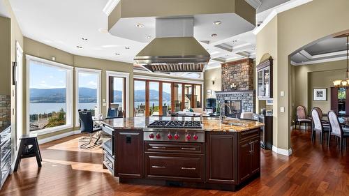 726 Marin Crescent, Kelowna, BC - Indoor