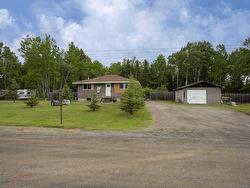 6 Hume Rd W  Kakabeka Falls, ON P0T 1W0