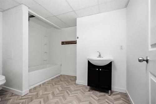 645 Home St, Winnipeg, MB 
