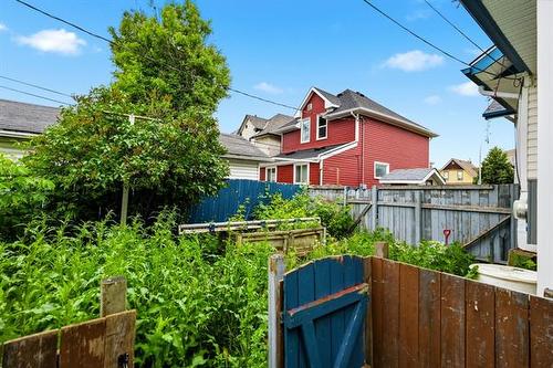 645 Home St, Winnipeg, MB 