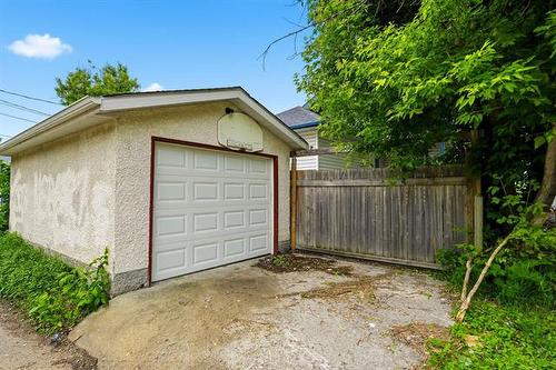 645 Home St, Winnipeg, MB 