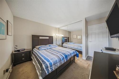 9-132 Regis Dr, Winnipeg, MB 