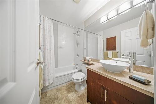 9-132 Regis Dr, Winnipeg, MB 