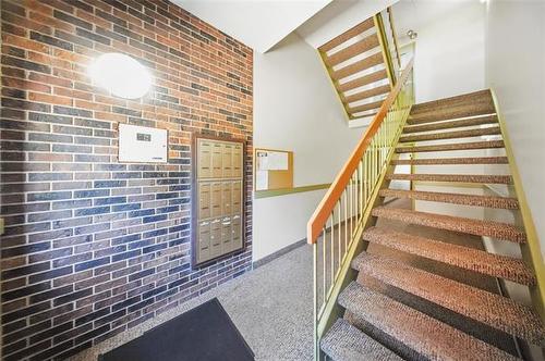 9-132 Regis Dr, Winnipeg, MB 