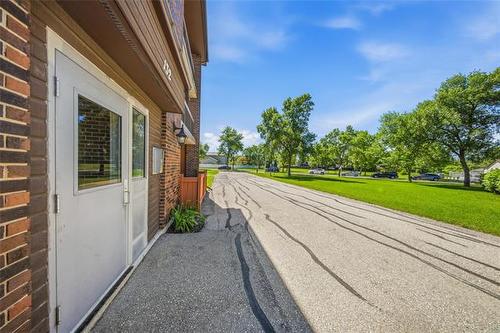 9-132 Regis Dr, Winnipeg, MB 