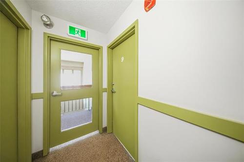 9-132 Regis Dr, Winnipeg, MB 