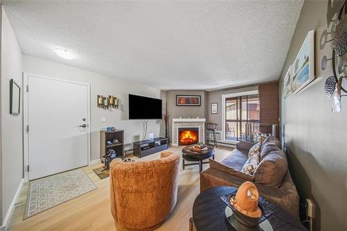9-132 Regis Dr, Winnipeg, MB 