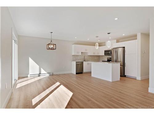 17 Celestin, Dieppe, NB 