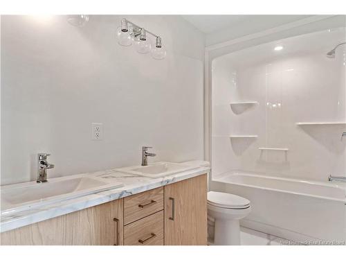 17 Celestin, Dieppe, NB 