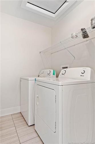 17 Celestin, Dieppe, NB 