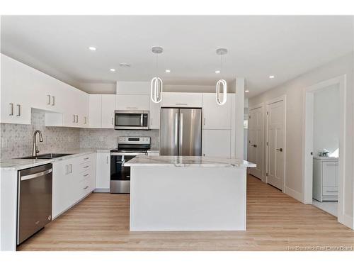17 Celestin, Dieppe, NB 