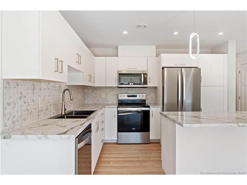 17 Celestin, Dieppe, NB 