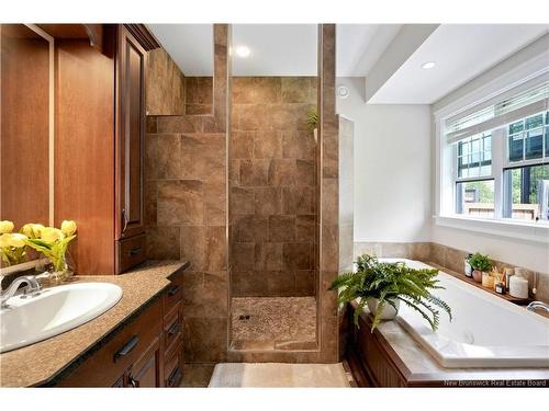 70 Red Maple Crt, Fredericton, NB 