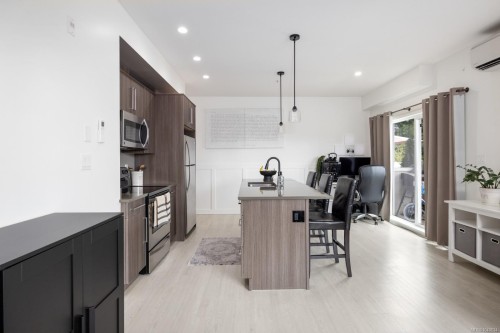 #206-15 Canada Ave, Duncan, BC 