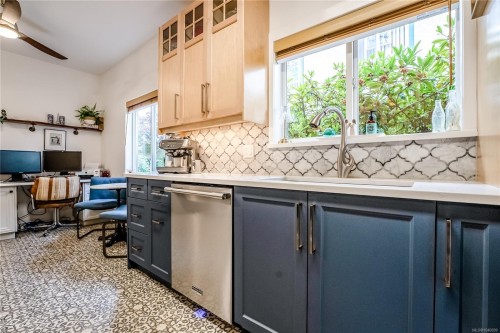 #10-2235 Harbour Rd, Sidney, BC 