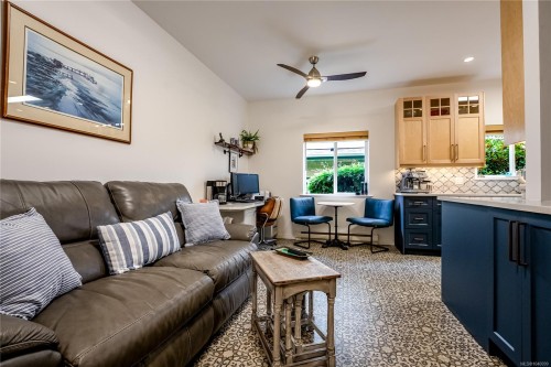#10-2235 Harbour Rd, Sidney, BC 