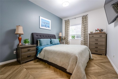 #10-2235 Harbour Rd, Sidney, BC 