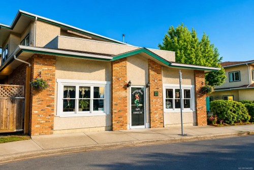 #10-2235 Harbour Rd, Sidney, BC 