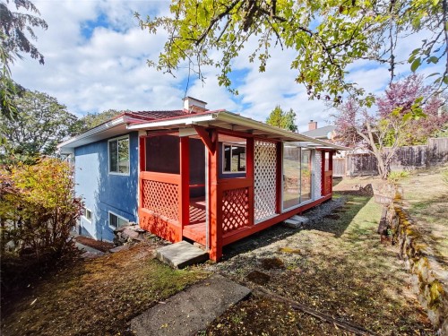 3933 Saanich Rd, Saanich, BC 