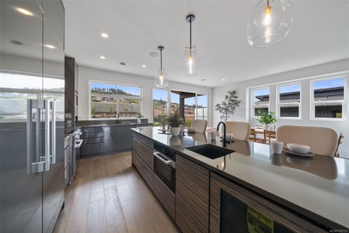 1221 Viewtop Rd, Duncan, BC 