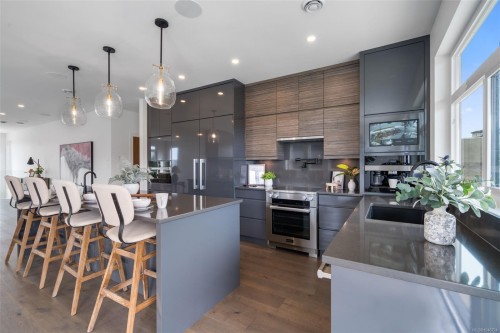 1221 Viewtop Rd, Duncan, BC 