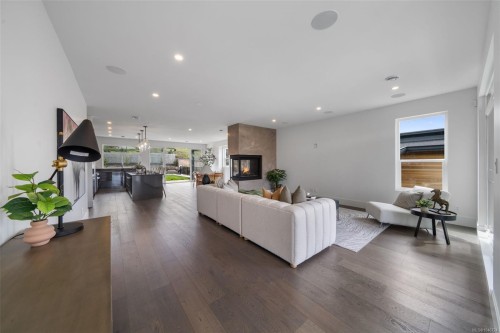 1221 Viewtop Rd, Duncan, BC 