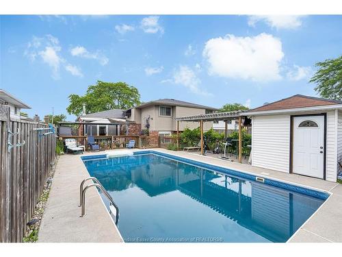 3230 Forest Glade, Windsor, ON 
